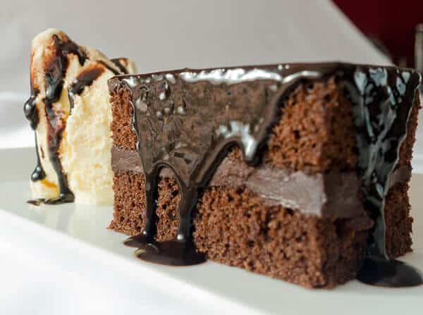 chocolate cake with fresh vanilla gelato - Pomodoro Naama Bay